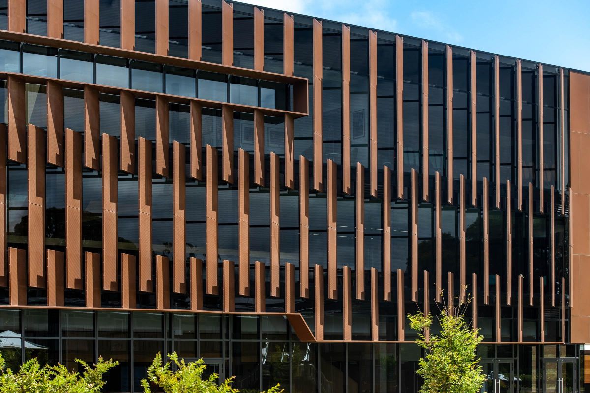 WESTMINSTER 230204 Z9 C0294 HDR