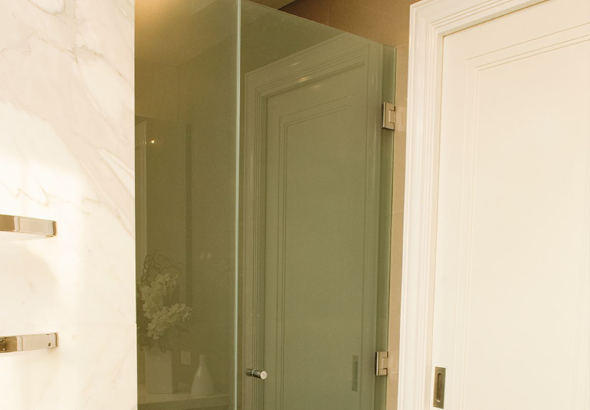 Frameless shower screen option - Madison 5