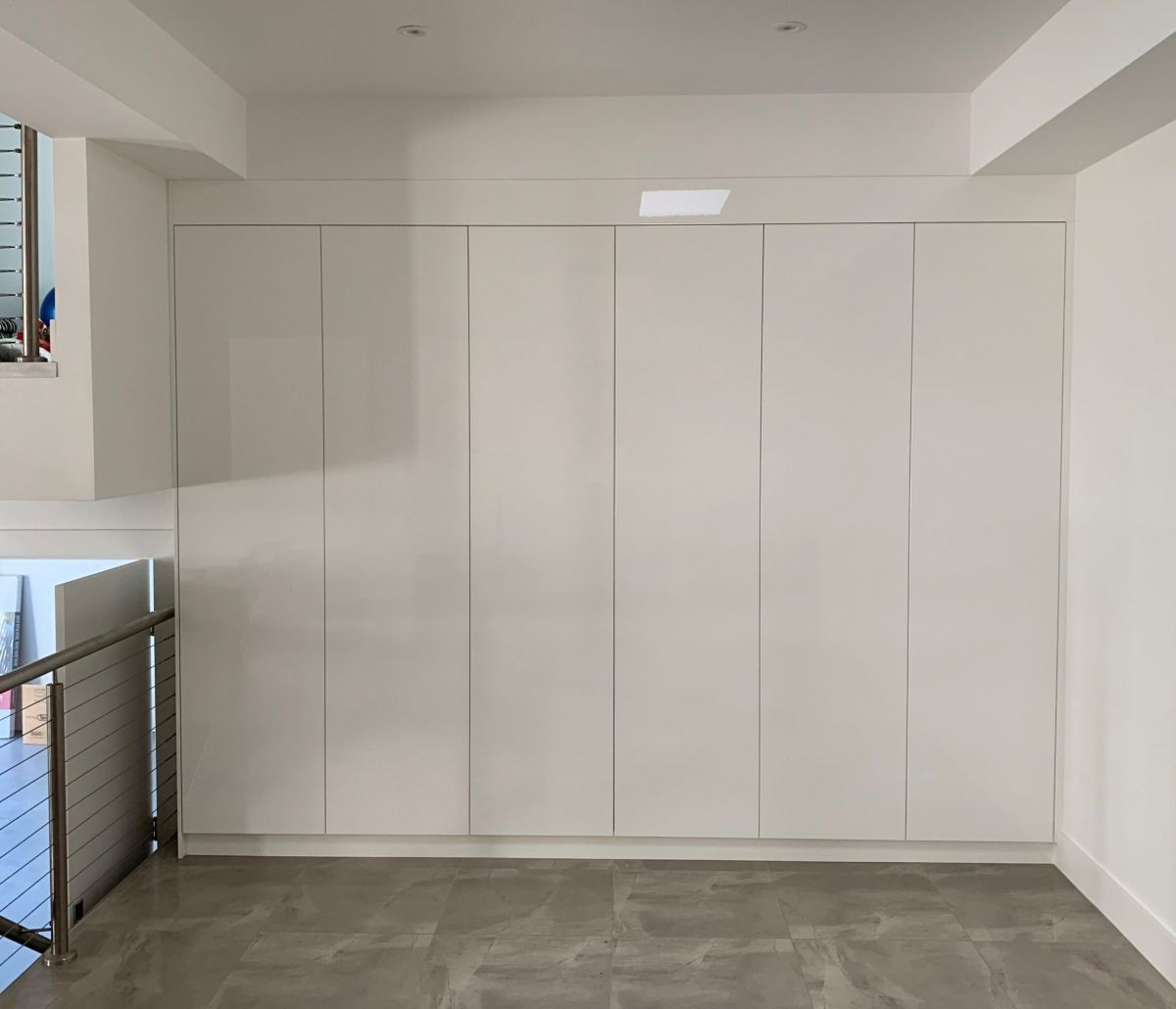 Sleek & modern hinged door built-in wardrobes