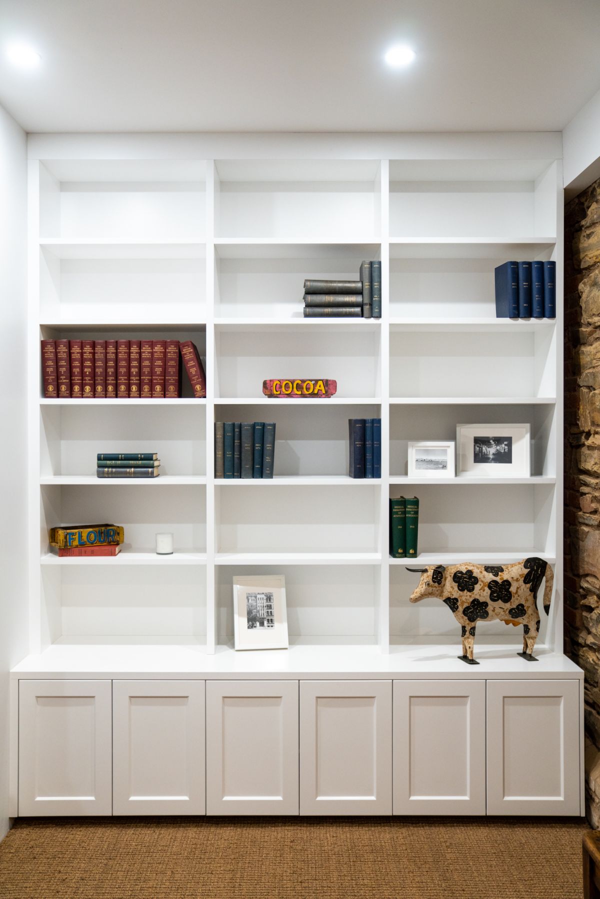 Built in furniture 17