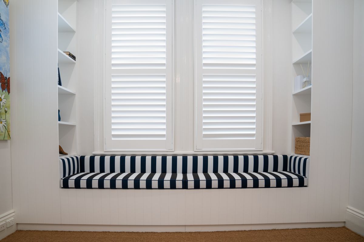 Built in furniture - Window seat 26