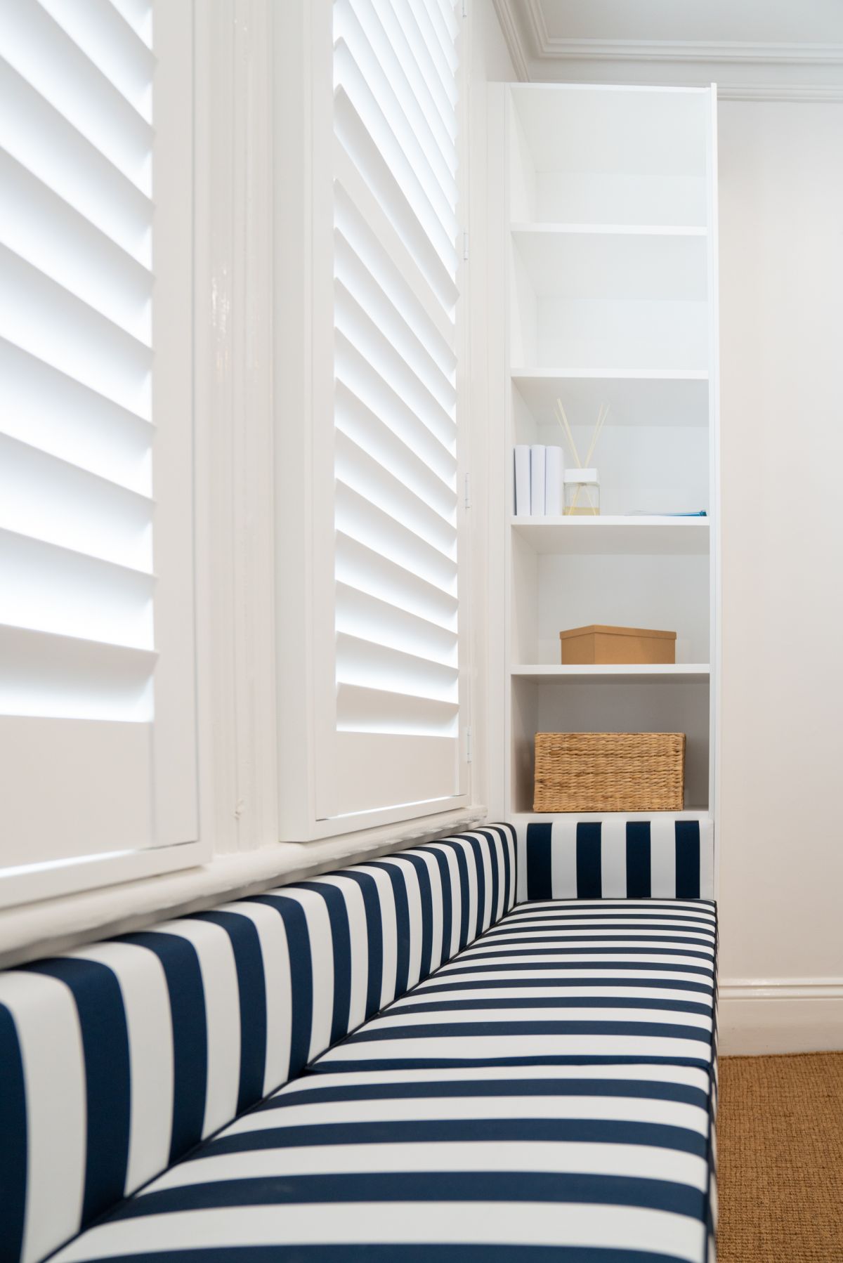 Built in furniture - Window seat 27