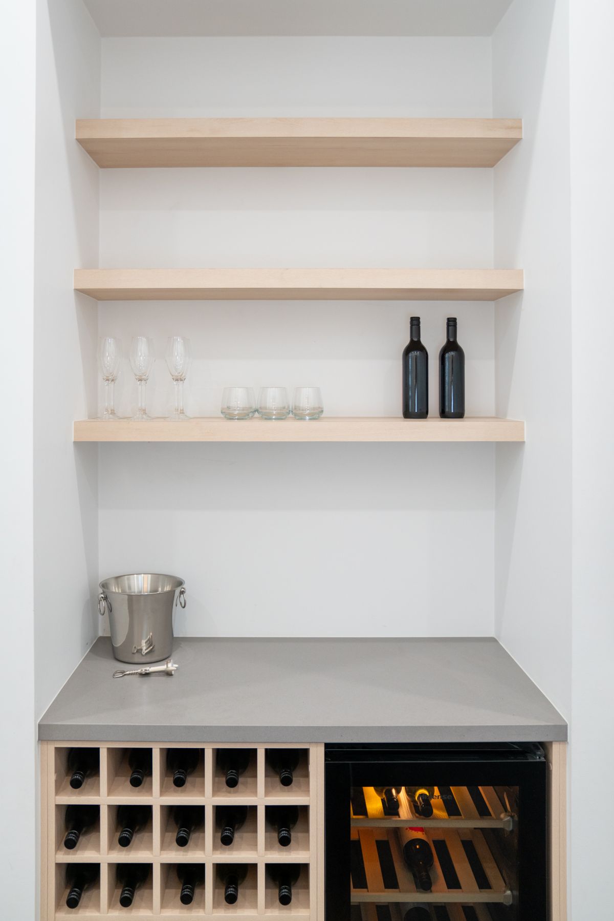 Built in furniture - Bar 27