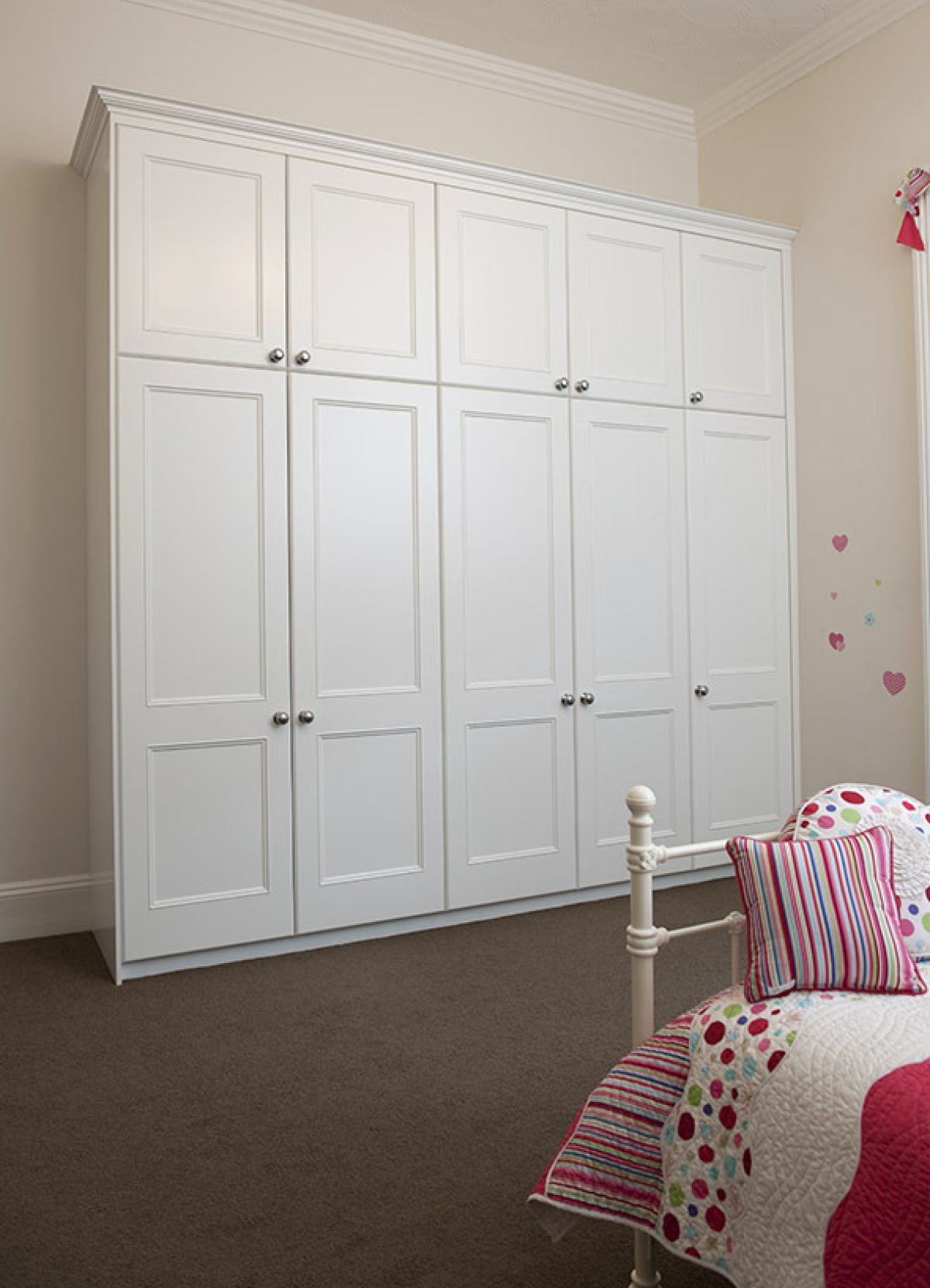 Built-In Hinged Door Wardrobe With Timeless Character - Oxford ...