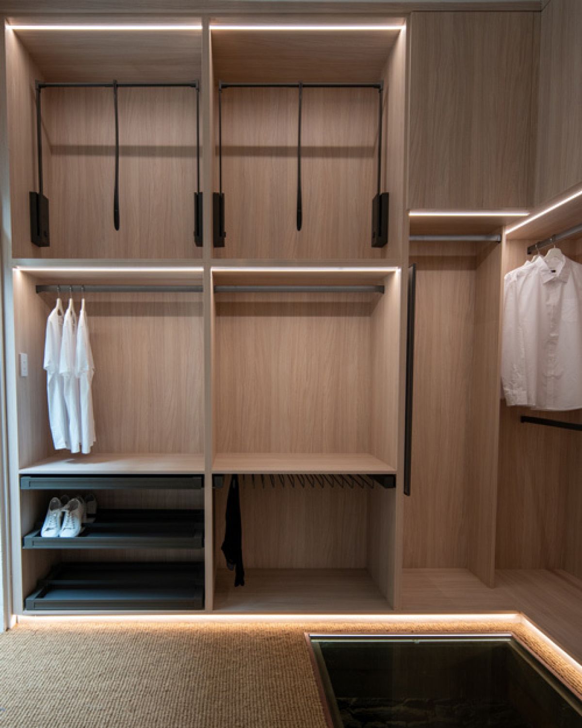 Builtin wardrobe showroom 1