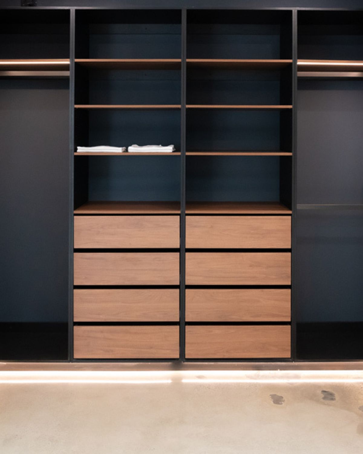 Builtin wardrobe showroom 4