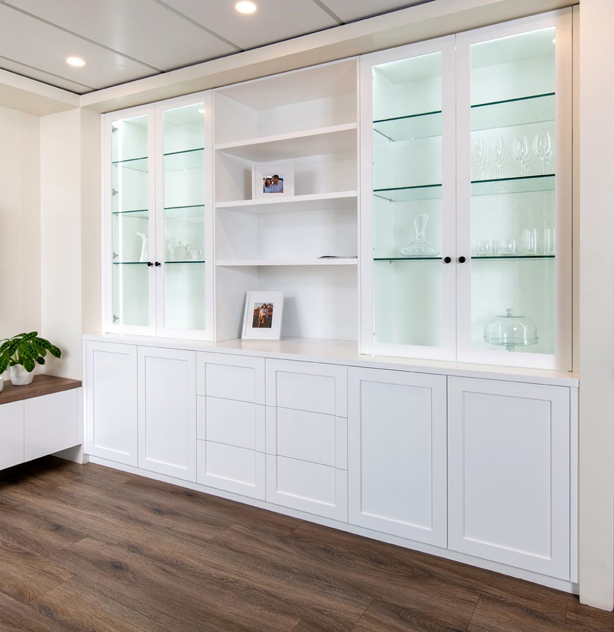 Built in furniture 6